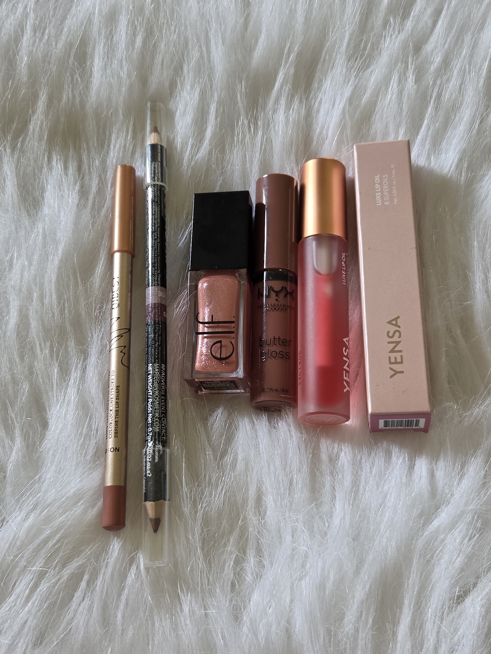 LIP BUNDLE